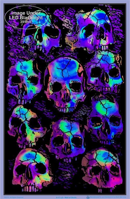 Posters Crypt Skulls - Black Light Poster 100169