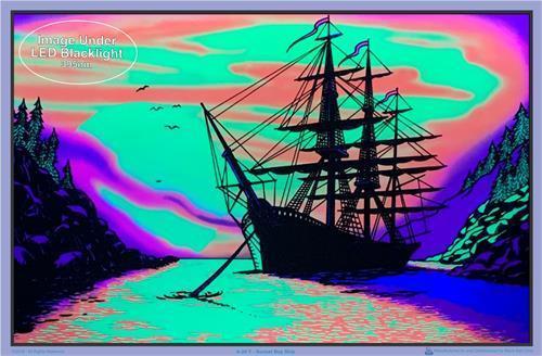 Posters Sunset Bay Ship - Black Light Poster 100174